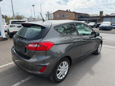 Gebraucht Ford Fiesta Active 101 PS (74 kW) 2018 Grau Kleinwagen