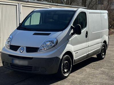 Second-hand Renault Trafic 114 CP (83 kW) 2011 Alb Monovolum