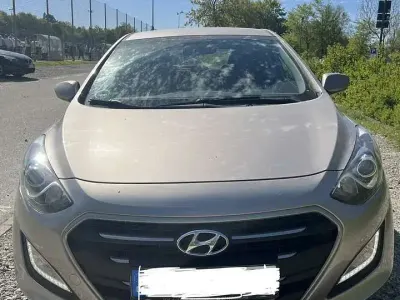 Second-hand Hyundai i30 Classic 101 CP (74 kW) 2017 Bej Hatchback