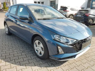 Gebraucht Hyundai i20 90 PS (66 kW) 2026 Blau Kleinwagen