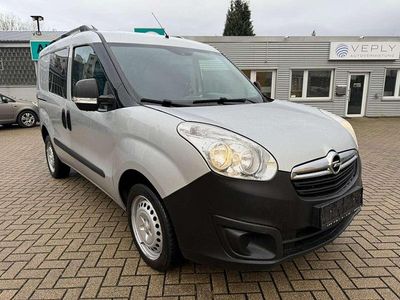Gebraucht Opel Combo 90 PS (66 kW) 2015 Silber Van / Kleinbus
