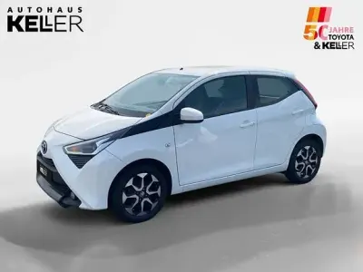 Gebraucht Toyota Aygo X-play 72 PS (52 kW) 2019 Weiß Kleinwagen