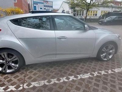Gebraucht Hyundai Veloster 140 PS (102 kW) 2012 Silber Kleinwagen