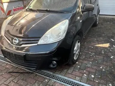 Gebraucht Nissan Note 87 PS (63 kW) 2010 Schwarz Kleinwagen
