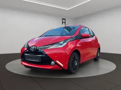 Gebraucht Toyota Aygo X-wave 69 PS (50 kW) 2014 Rot Kleinwagen
