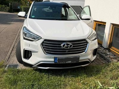 Hyundai Grand Santa Fe