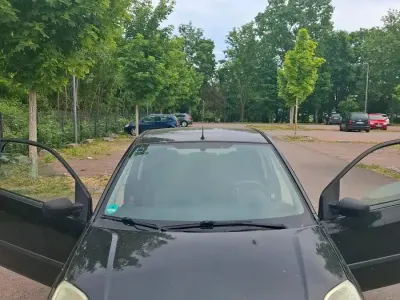 Gebraucht Ford Fiesta 77 PS (56 kW) 2004 Schwarz Kleinwagen