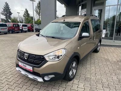 Gebraucht Dacia Dokker Stepway 131 PS (96 kW) 2020 Beige metallic Van / Kleinbus