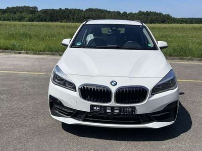 BMW 225
