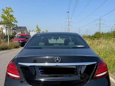 Gebraucht Mercedes E220 194 PS (142 kW) 2017 Schwarz Limousine