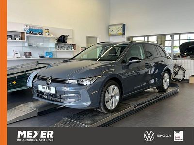 Gebraucht VW Golf VIII Goal 150 PS (110 kW) 2024 Delfingrau metallic Kombi
