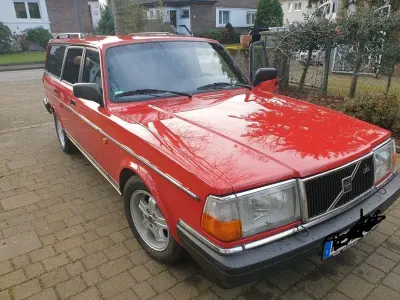Gebraucht Volvo 240 113 PS (83 kW) 1992 Rot Limousine