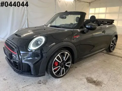 Gebraucht Mini Cooper Cabriolet 231 PS (169 kW) 2023 Midnight black ii (metallic) Cabrio