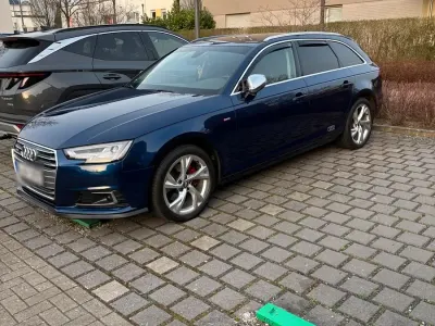 Gebraucht Audi A4 170 PS (125 kW) 2018 Blau Kombi