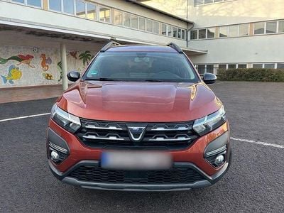 Braun Gebraucht 2022 Dacia Jogger Extreme Van / Kleinbus | 16.500 € (Guter Preis)