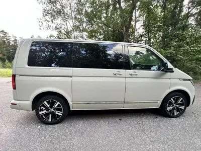 Gebraucht VW Multivan Generation Six 150 PS (110 kW) 2021 Grau Van / Kleinbus