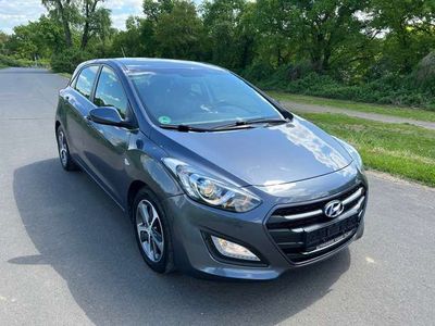 gebraucht Hyundai i30 blue 1.6 CRDi Style AUTOMATIK