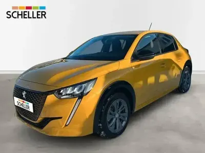 Gebraucht Peugeot e-208 Allure 100 kW (136 PS) 2023 Gelb Kleinwagen