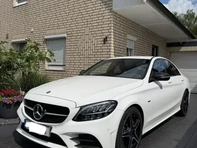 Gebraucht Mercedes C220 AMG line 194 PS (142 kW) 2020 Weiß Limousine