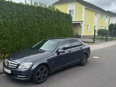 Gebraucht Mercedes C200 184 PS (135 kW) 2011 Grau Limousine