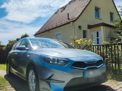 Gebraucht Kia Ceed 136 PS (100 kW) 2022 Silber Kleinwagen