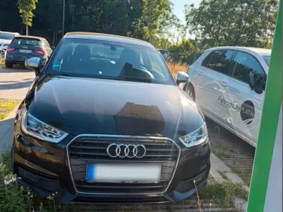 Gebraucht Audi A1 90 PS (66 kW) 2016 Schwarz Kleinwagen