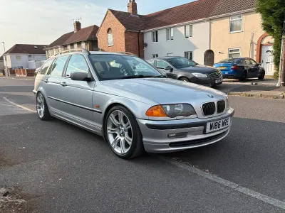 Gebraucht BMW 330 M Sport 184 PS (135 kW) 2000 Silber Kombi