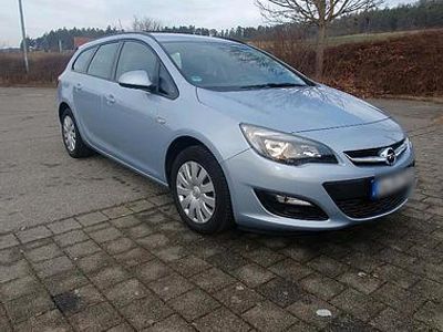 Gebraucht Opel Astra 140 PS (102 kW) 2014 Grau Kombi