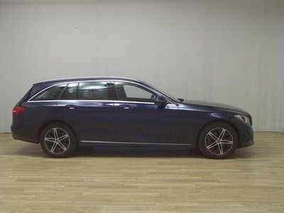 Gebraucht Mercedes C220 Avantgarde 194 PS (142 kW) 2021 Blau Kombi