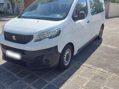 Gebraucht Peugeot Traveller 120 PS (88 kW) 2022 Weiß Van / Kleinbus