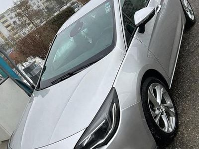 Grau Gebraucht 2017 Opel Astra Limousine | 9.800 € (Teuer)