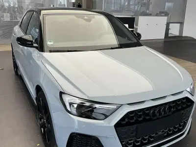 Gebraucht Audi A1 Advanced 110 PS (80 kW) 2022 Grau SUV