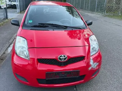 Brugt Toyota Yaris Basis 69 HK (50 kW) 2009 Rød Hatchback