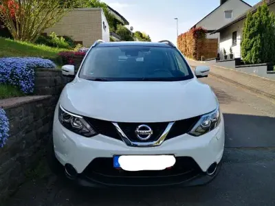 Gebraucht Nissan Qashqai Tekna 116 PS (85 kW) 2015 Weiß SUV
