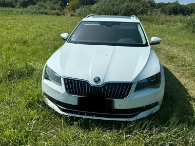 Gebraucht Skoda Superb 190 PS (139 kW) 2015 Weiß Kombi