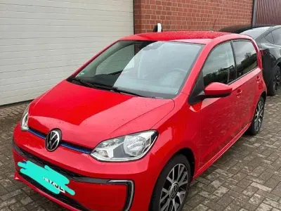 Używany VW e-up! United 61 kW (83 KM) 2021 Czerwony Hatchback