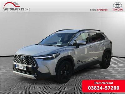 Gebraucht Toyota Corolla Cross Basis 140 PS (102 kW) 2024 Shimmering silver metallic SUV