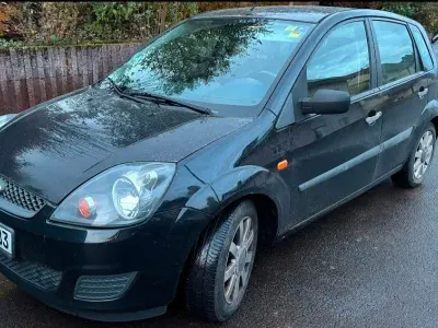 Używany Ford Fiesta Fun X 69 KM (50 kW) 2007 Czarny Hatchback