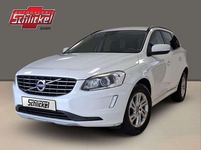 Ice white, solid Gebraucht 2016 Volvo XC60 Momentum SUV | 14.440 € (Superpreis)
