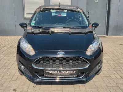 Gebraucht Ford Fiesta Celebration 101 PS (74 kW) 2017 Schwarz Kleinwagen
