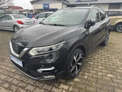 Gebraucht Nissan Qashqai Tekna 163 PS (119 kW) 2018 Schwarz SUV