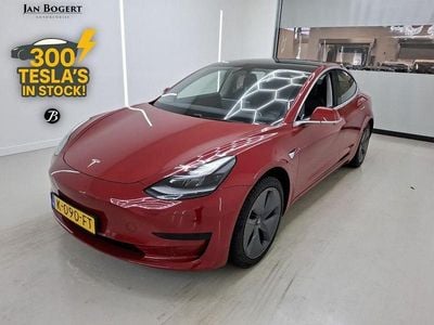 Gebraucht Tesla Model 3 Standard Range 225 kW (306 PS) 2020 Rot Limousine