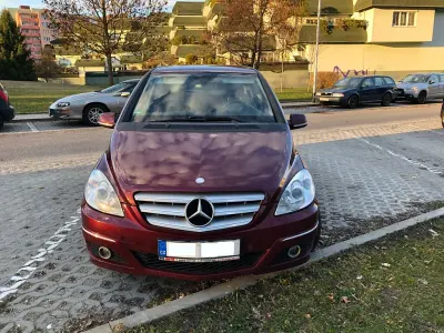 Gebraucht Mercedes B200 140 PS (102 kW) 2009 Rot Van / Kleinbus