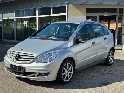 Gebraucht Mercedes B180 109 PS (80 kW) 2008 Silber Van / Kleinbus
