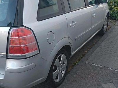 Silber Gebraucht 2006 Opel Zafira Van / Kleinbus | 3.600 € (Teuer)