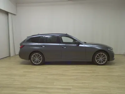 Begagnad BMW 320 Sport Line 190 HK (139 kW) 2022 Grå Kombi
