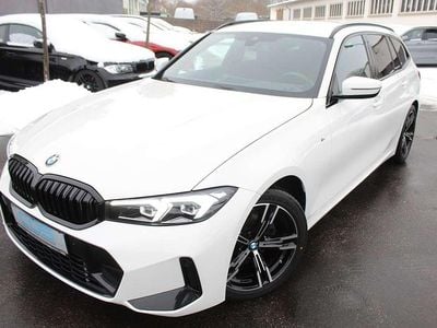 Alpinweiss iii Gebraucht 2023 BMW 320 M Sport Kombi | 32.980 € (Fairer Preis)