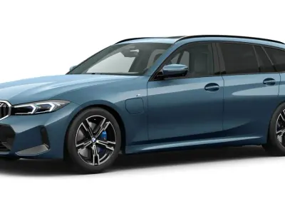 Usata BMW 330e Comfort Edition 292 CV (214 kW) 2025 Blu Station wagon