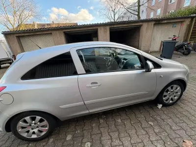 Gebraucht Opel Corsa 80 PS (58 kW) 2007 Silber Kleinwagen
