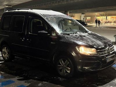 Schwarz Gebraucht 2017 VW Caddy Highline Van / Kleinbus | 14.500 € (Guter Preis)